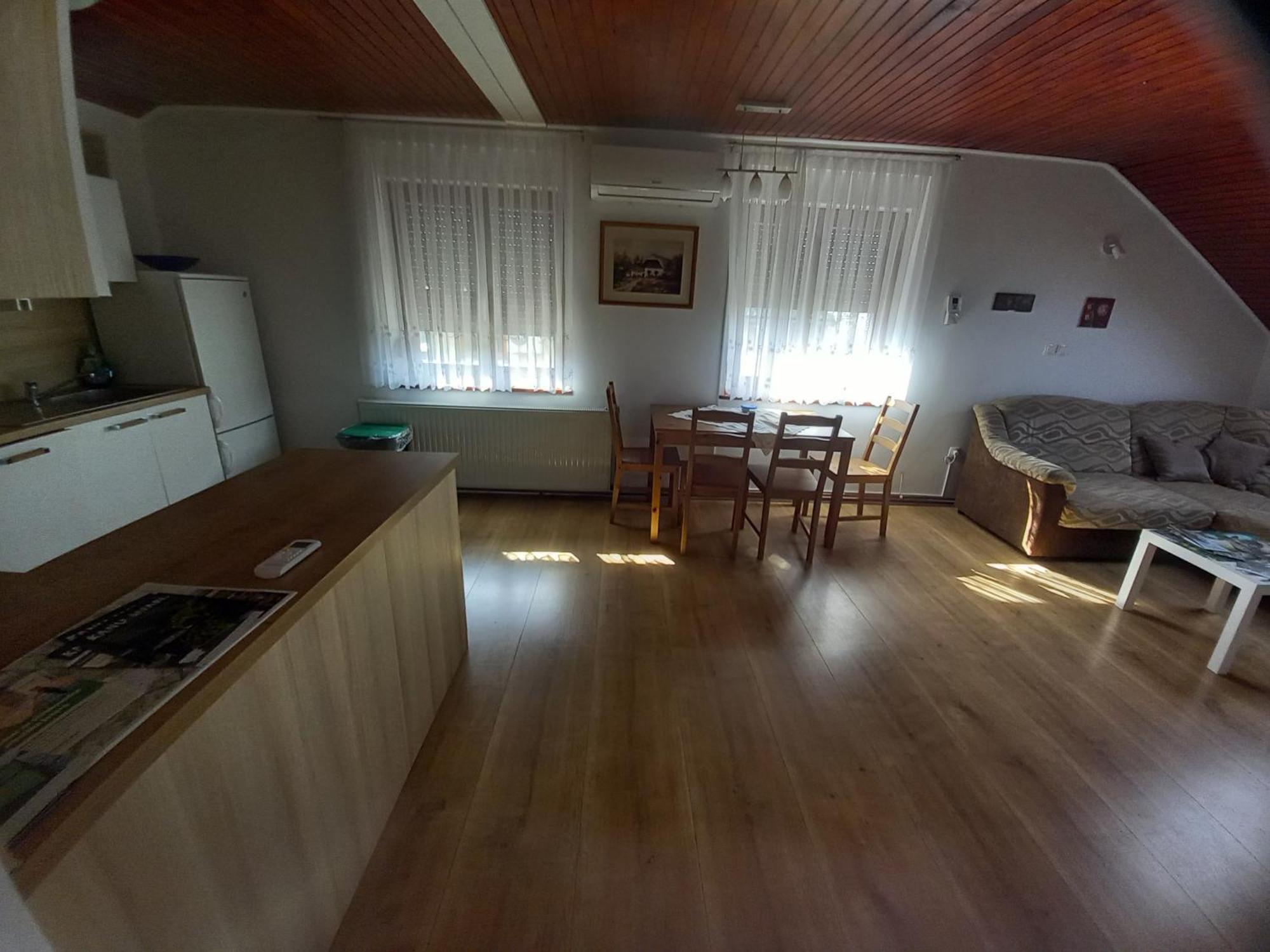Rooms Apartma Cerknica Luaran gambar